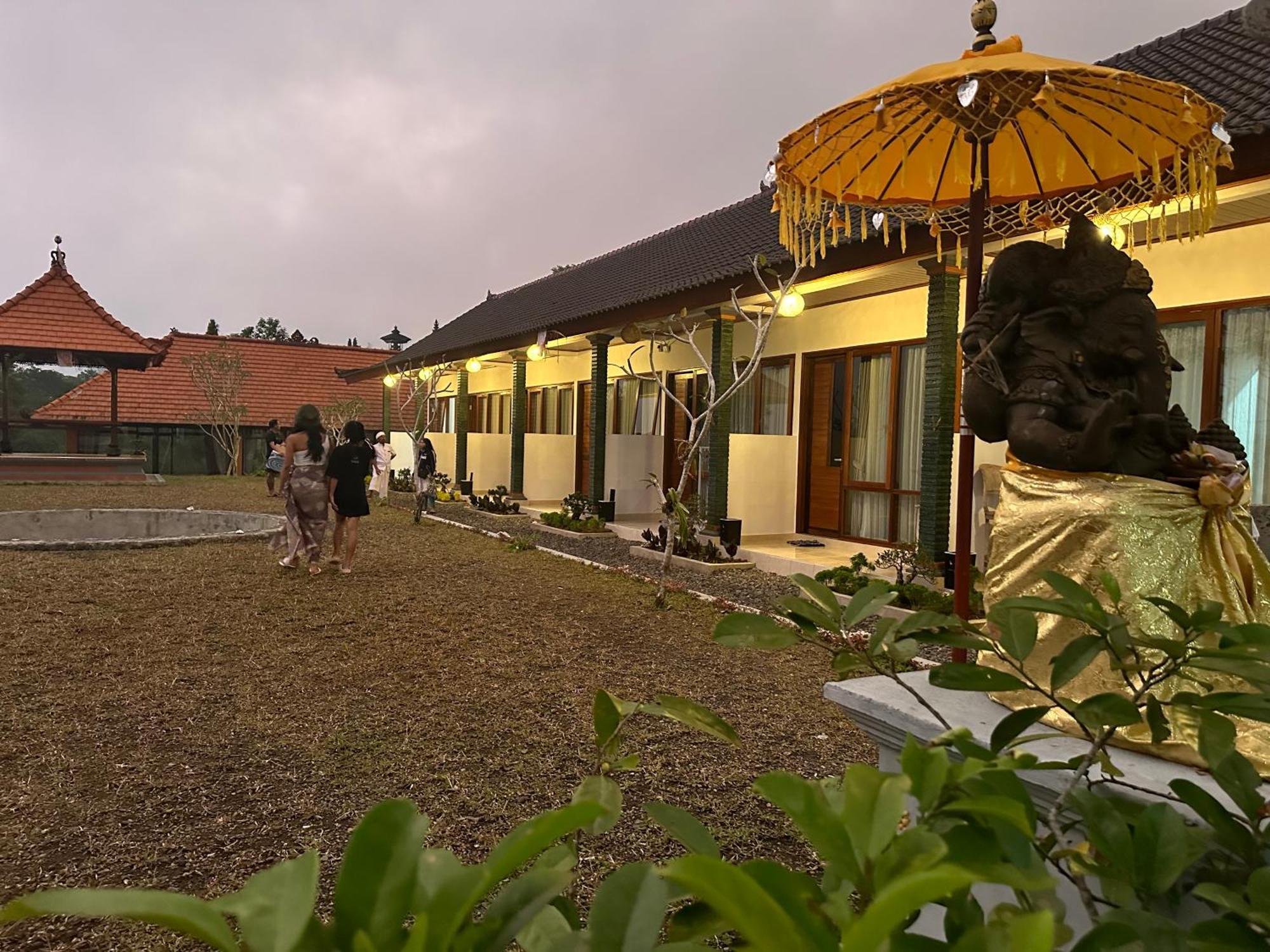Bali Basuki Retreat Center Apartamento Besakih Exterior foto