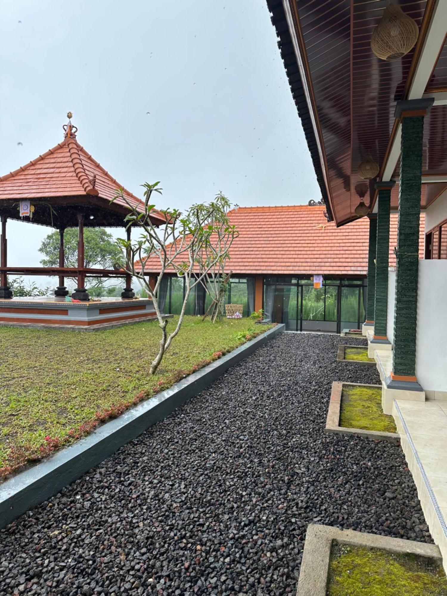 Bali Basuki Retreat Center Apartamento Besakih Exterior foto