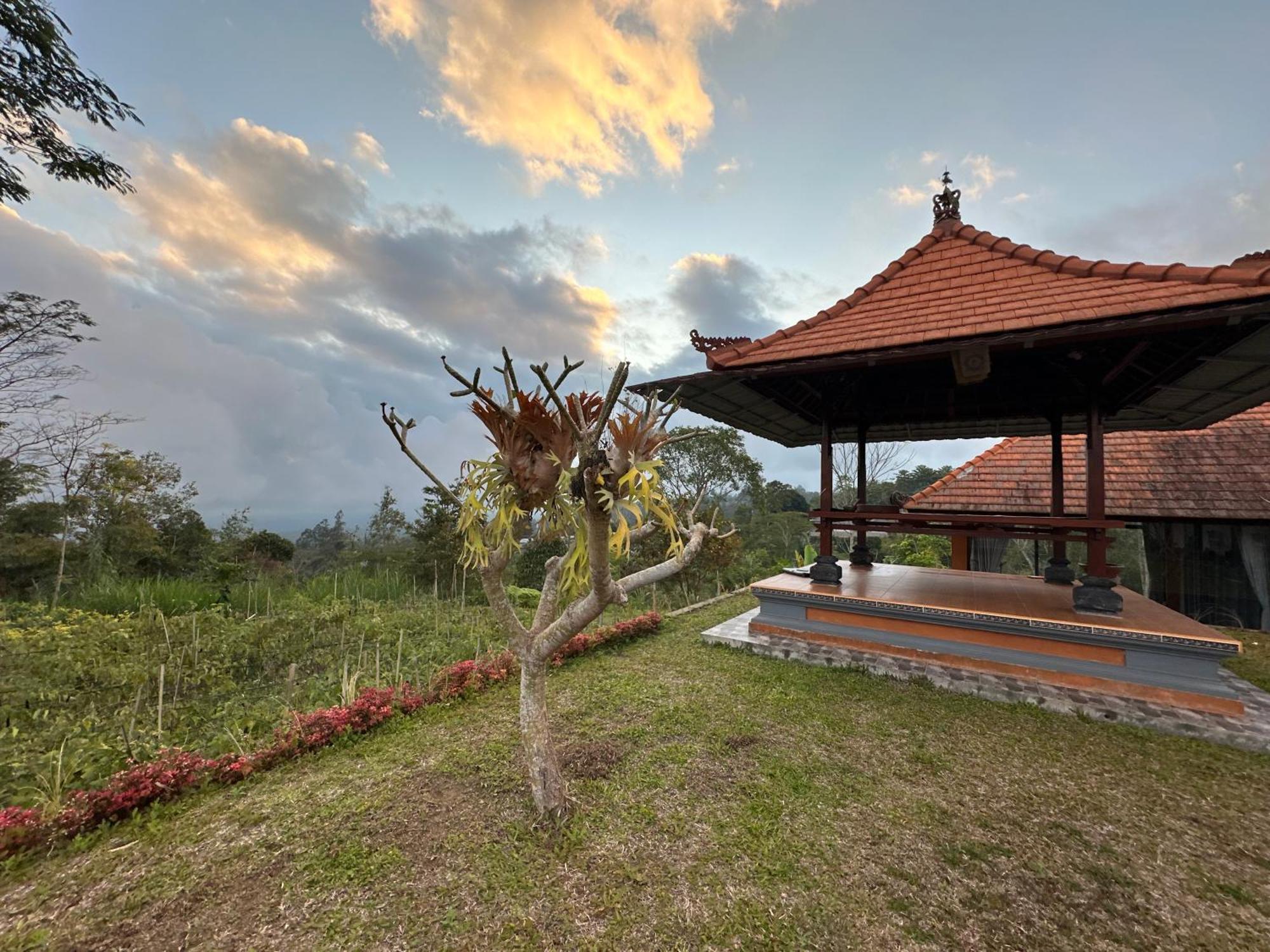 Bali Basuki Retreat Center Apartamento Besakih Exterior foto